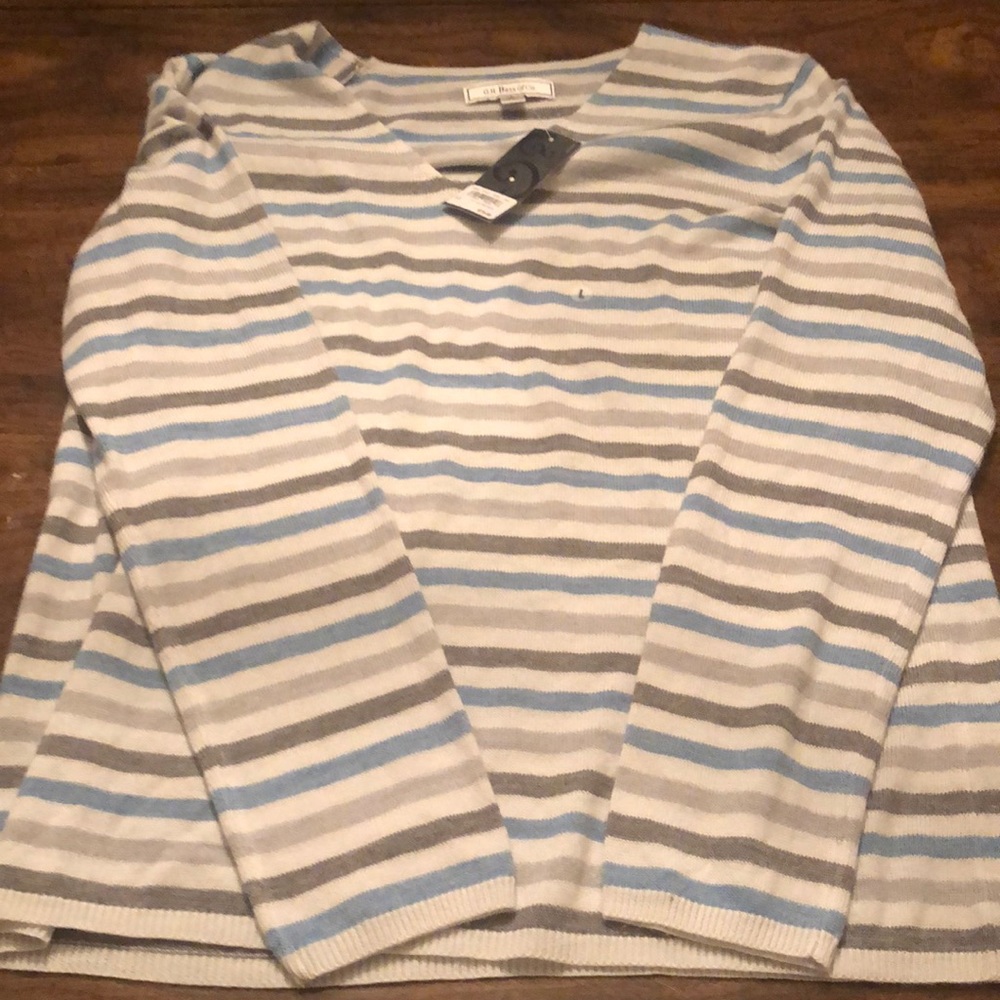 NWT VanHeusen lightweight sweater